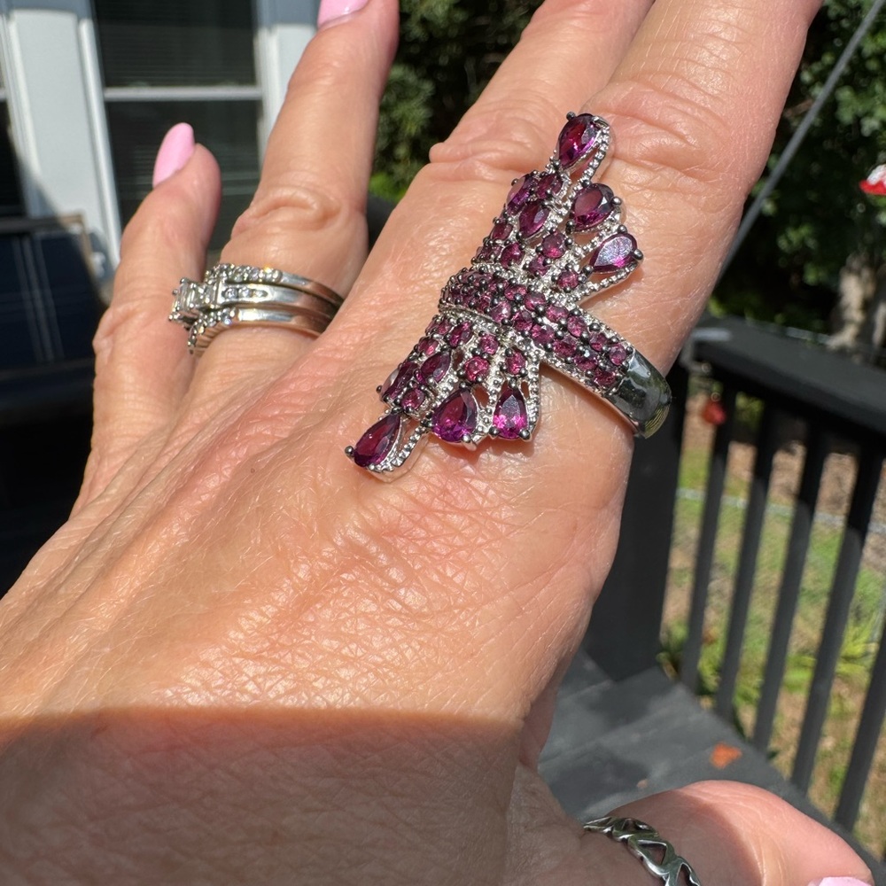 925 Rhodolite Garnet Pear Design Cocktail Ring - Picture 3 of 7